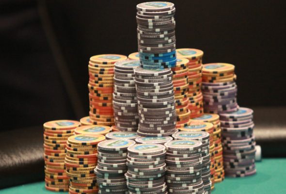 Berbagai Keuntungan Bermain Poker Online